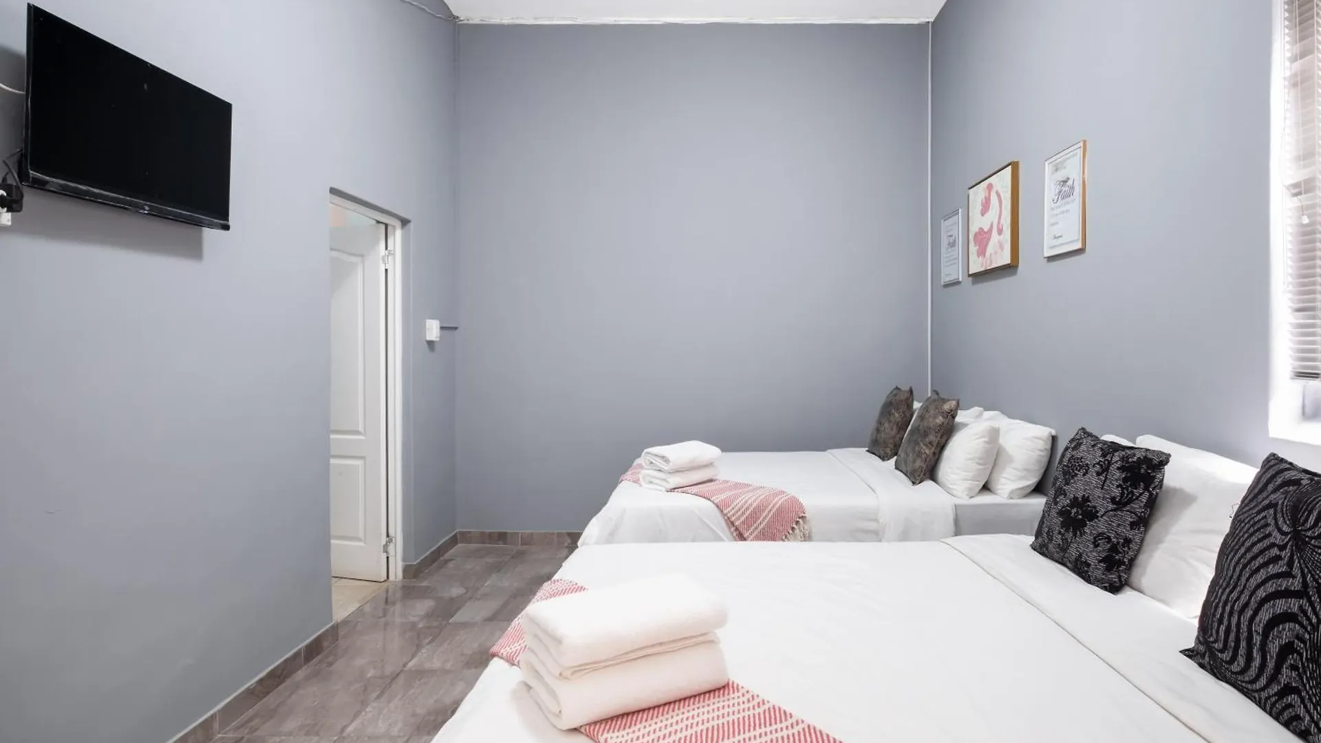 Cape Palm Royal Guest House Cape Town