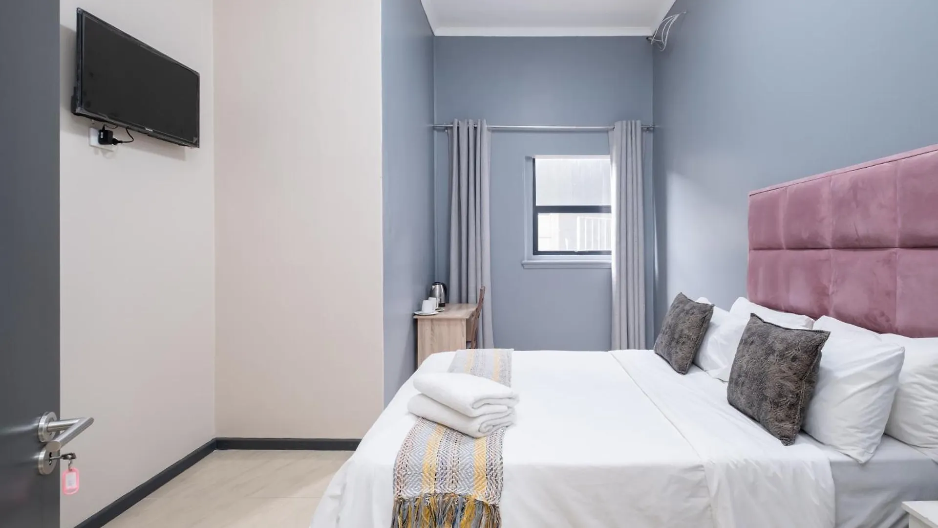 Cape Palm Royal Guest House Cape Town